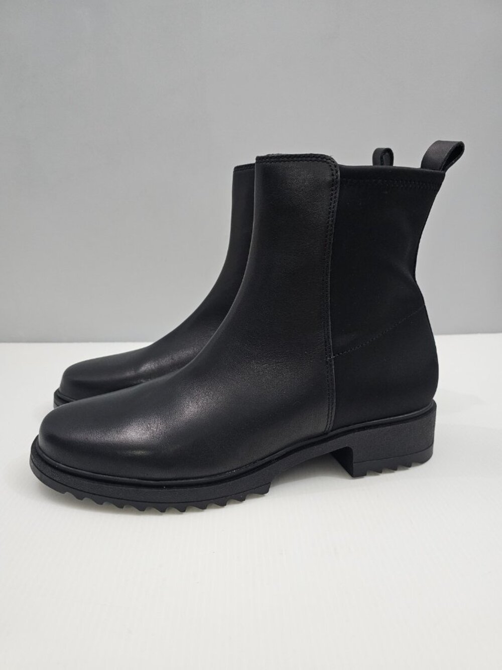 Blondo Cammie Waterproof Ankle Boot Womens 9 Black Leather Lug Sole Chelsea NEW